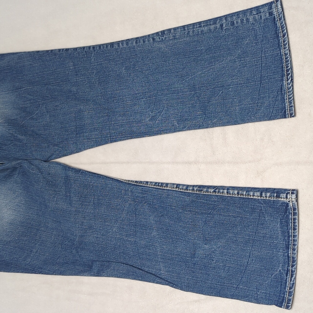 Silver Jeans Suki Bootcut Capris Women's Distressed Embroidered Size 31 - Picture 6 of 7